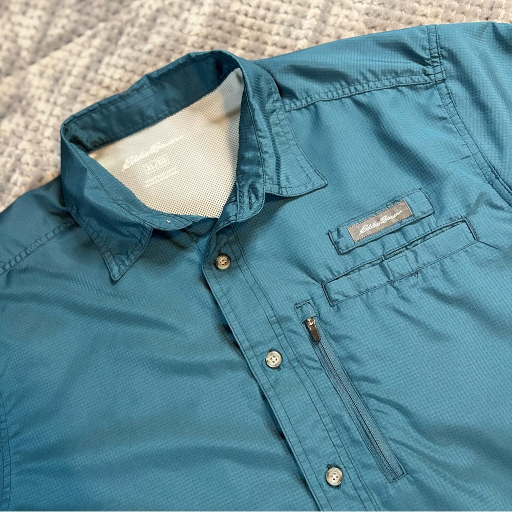 Eddie Bauer Men's‎ Blue outdoor Fishing hiking shirt.